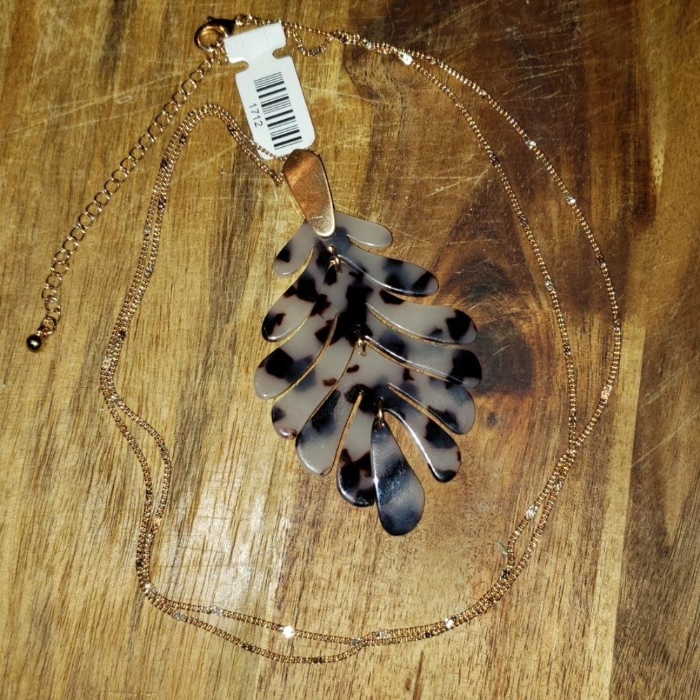 NWT Necklace